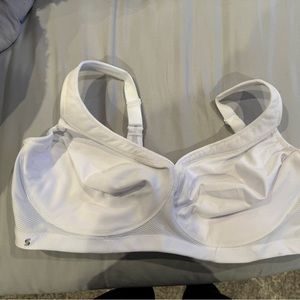 White, plus size, wireless sports bra